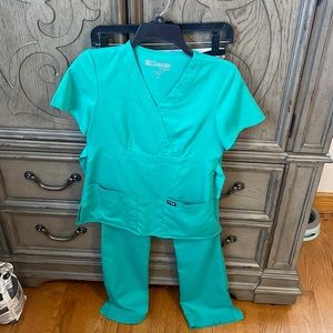 Greys anatomy size XS scrubs active set pants and top
